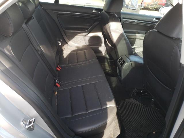 2010 VOLKSWAGEN JETTA WOLF 3VWRA7AJ6AM070571
