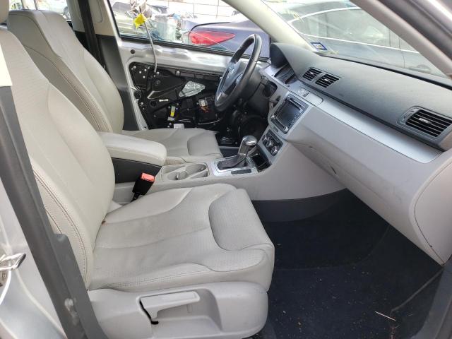 2010 VOLKSWAGEN PASSAT KOM WVWJK7AN2AE169412