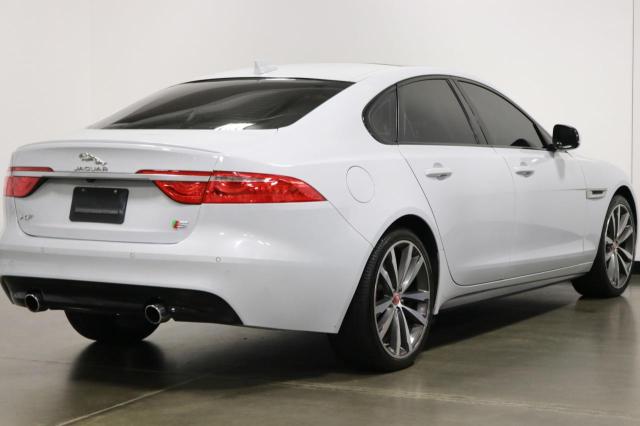 2016 JAGUAR XF S SAJBG4BV9GCY06739