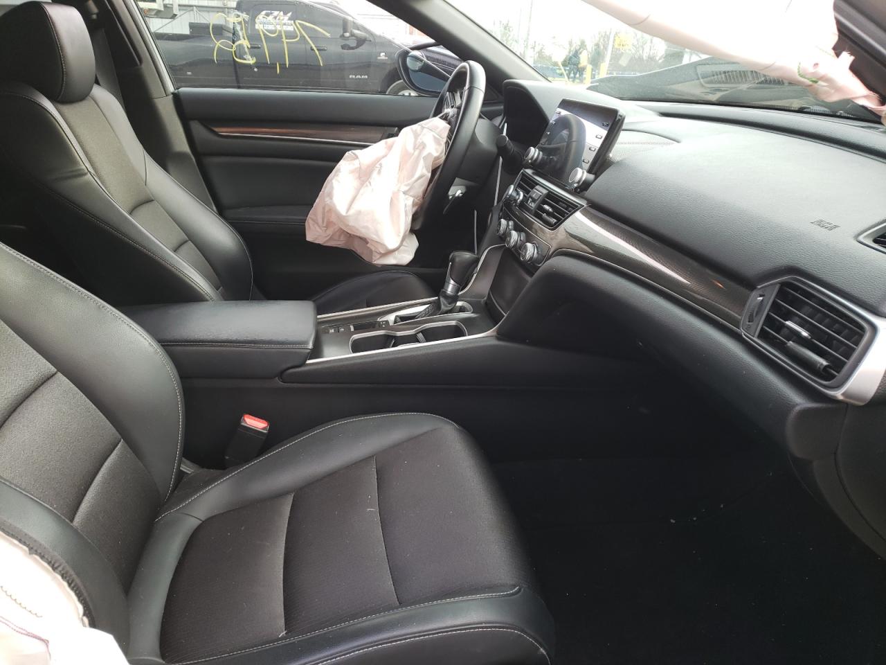 HONDA ACCORD 2018 VIN 1HGCV1F38JA072244 zdjęcie 5