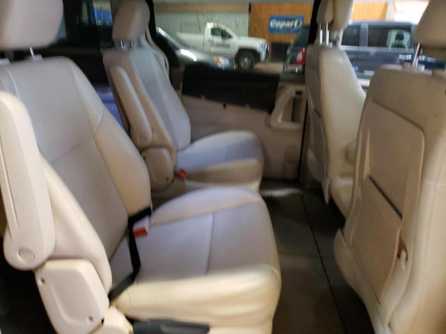 2010 VOLKSWAGEN ROUTAN SE 2V4RW3D15AR325220