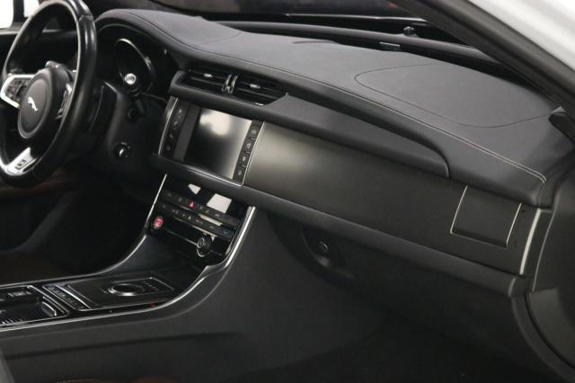 2016 JAGUAR XF S SAJBG4BV9GCY06739