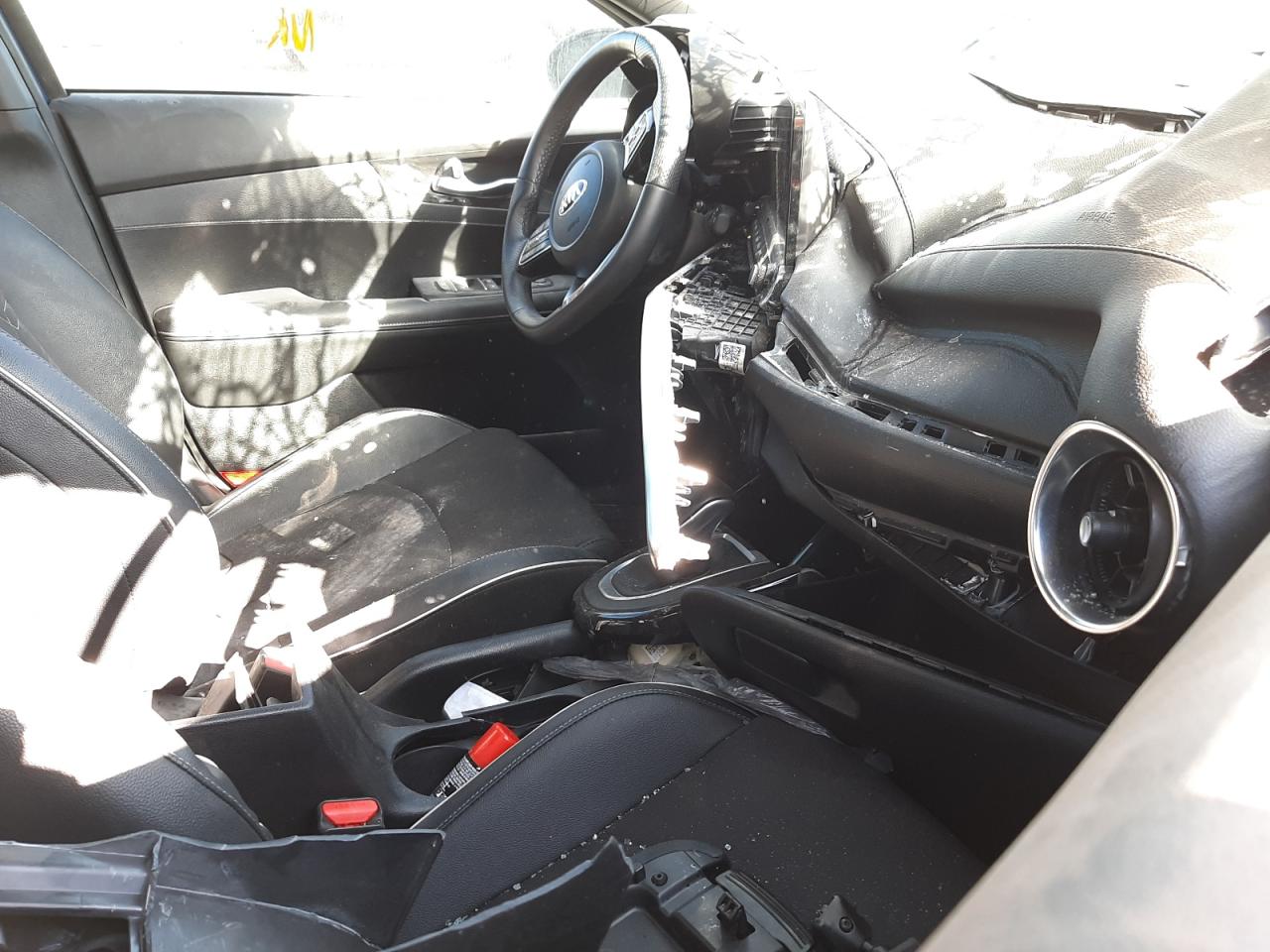 2021 Kia Forte - Image 5
