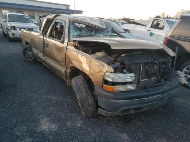 Salvage cars for sale from Copart Mcfarland, WI: 2000 Chevrolet Silverado