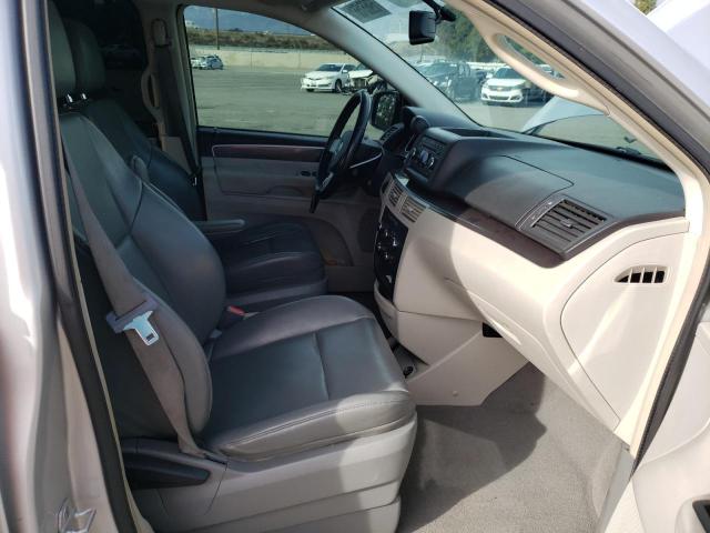 2010 VOLKSWAGEN ROUTAN SE 2V4RW3D17AR424086
