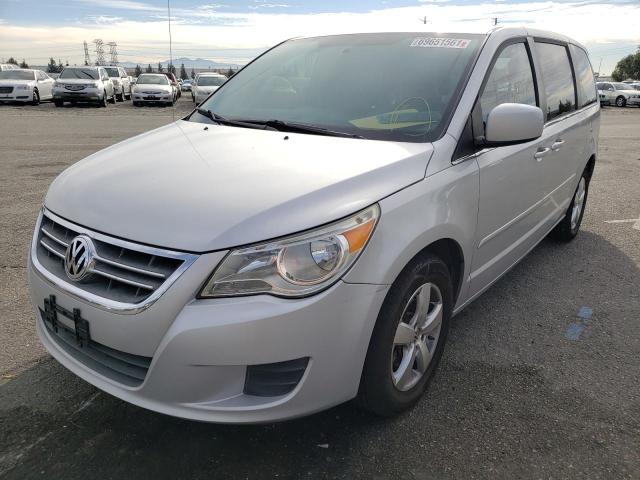 2010 VOLKSWAGEN ROUTAN SE 2V4RW3D17AR424086