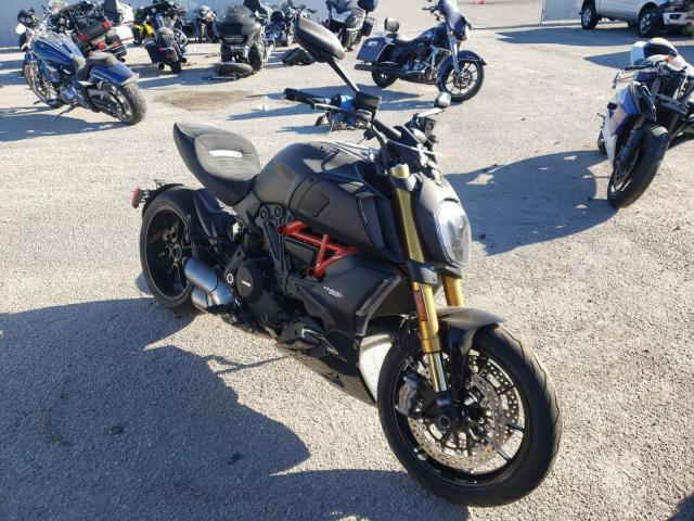 Salvage cars for sale from Copart Milwaukee, WI: 2022 Ducati Diavel 126