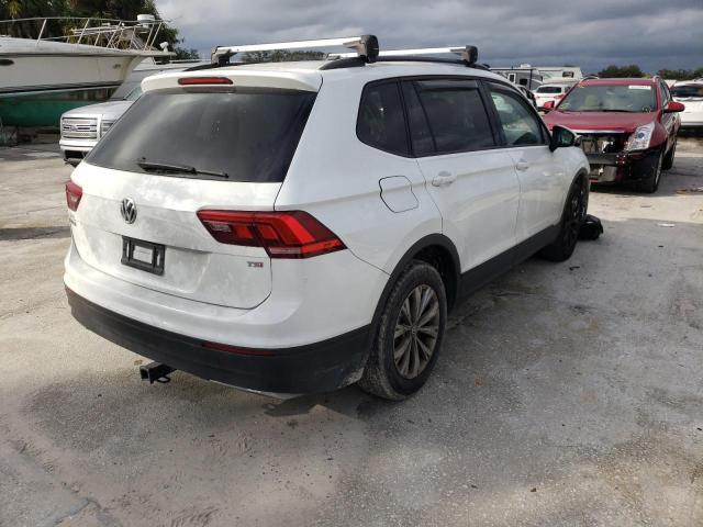 3VV1B7AX7JM029823 Volkswagen Tiguan S 2018. Фото: 3