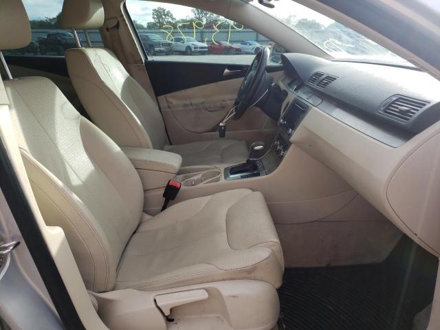 2010 VOLKSWAGEN PASSAT KOM WVWJK7AN3AE068119