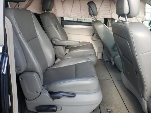 2011 VOLKSWAGEN ROUTAN SE 2V4RW3DG4BR716946