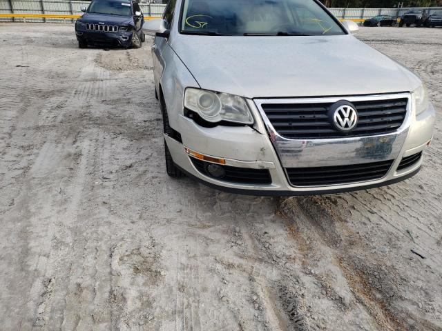 2010 VOLKSWAGEN PASSAT KOM WVWJK7AN3AE068119