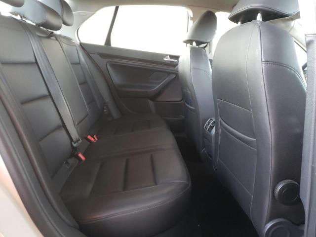 2010 VOLKSWAGEN JETTA WOLF 3VWRJ7AJ9AM056311
