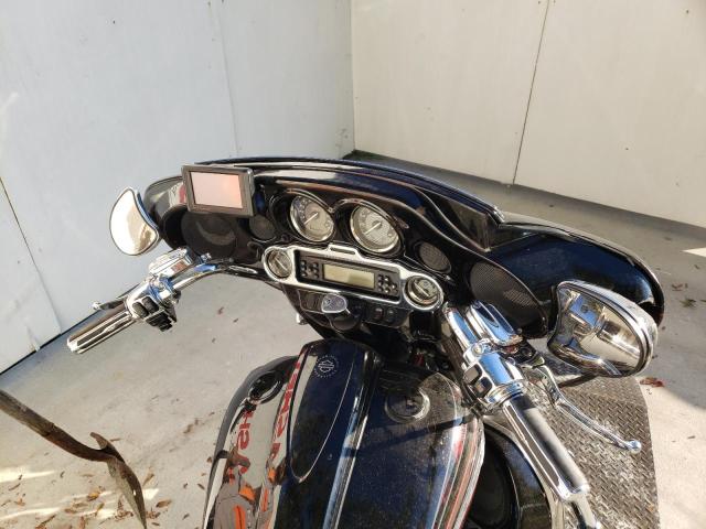 2011 HARLEY-DAVIDSON FLHXSE2 1HD1PZ812BB953588