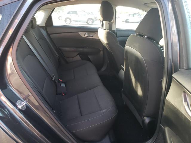 3KPF24AD8KE118658 KIA FORTE FE