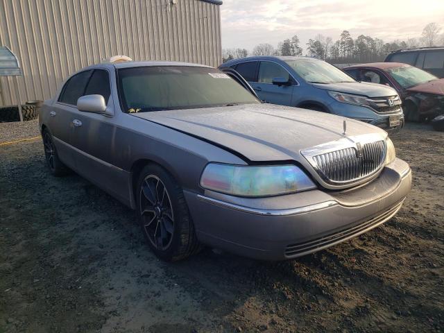 2004 Lincoln Town Car Executive