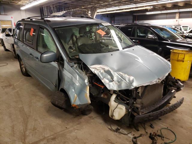 Salvage cars for sale from Copart Wheeling, IL: 2008 Chrysler Town & Country