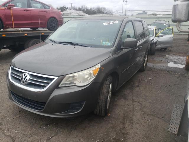 2010 VOLKSWAGEN ROUTAN SE 2V4RW3D13AR245964