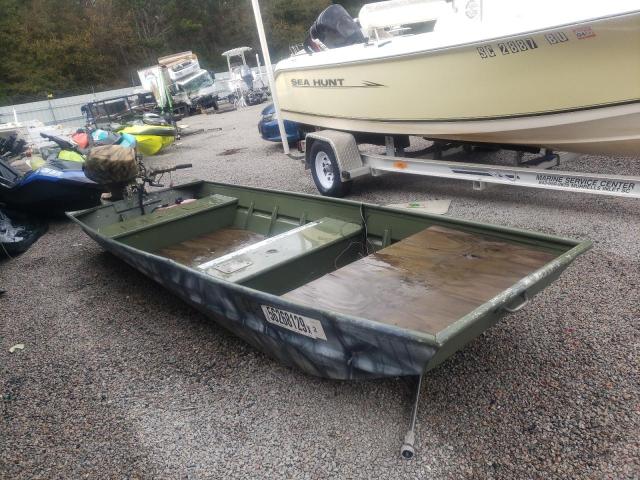 Salvage boats for sale at Harleyville, SC auction: 2010 Alumacraft Acraftboat