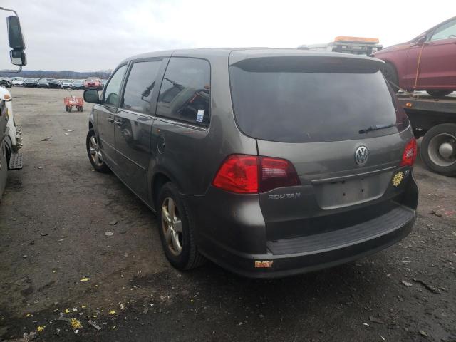 2010 VOLKSWAGEN ROUTAN SE 2V4RW3D13AR245964