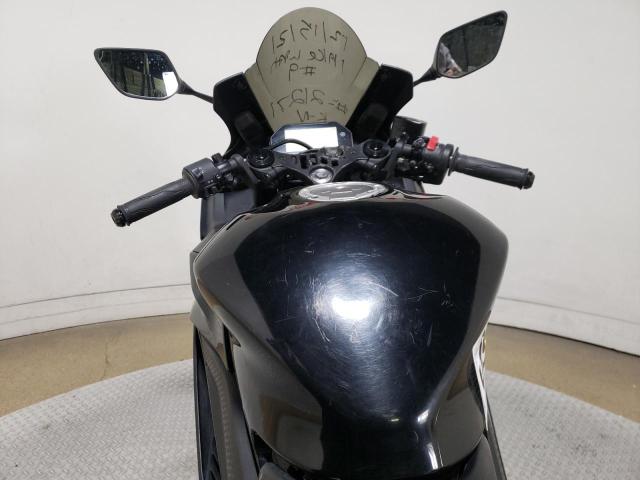 2021 YAMAHA YZFR3 A MH3RH18Y7MK006115