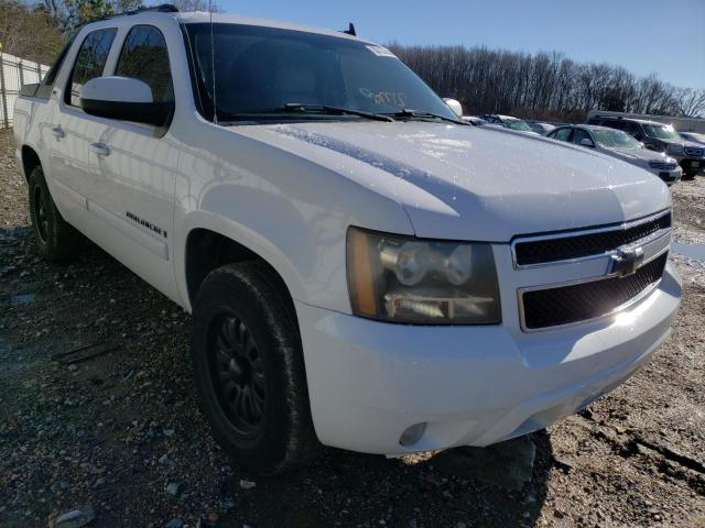 2007 CHEVROLET AVALANCHE - Left Front View