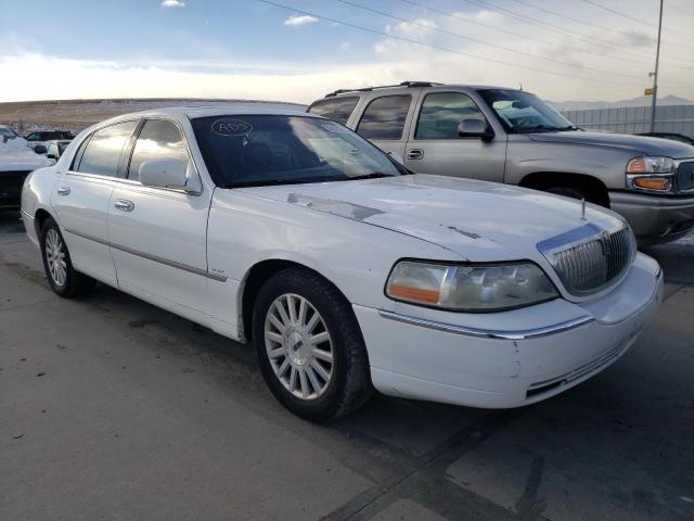 2003 LINCOLN TOWN CAR - Other View