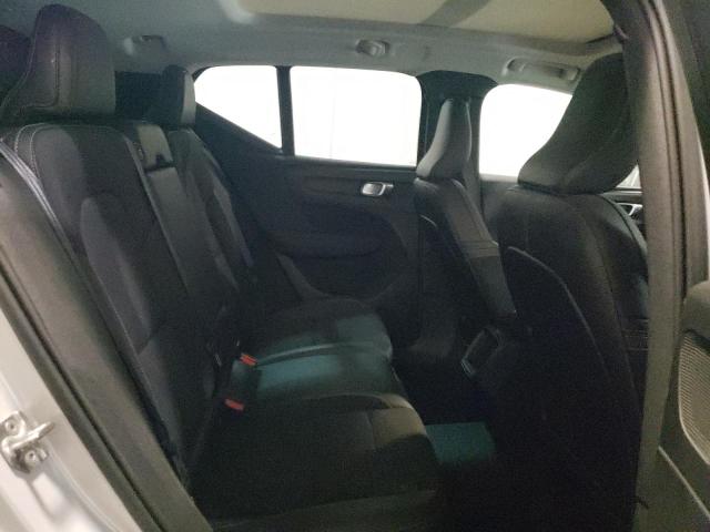 2020 VOLVO XC40 T5 MO YV4162UK0L2243131