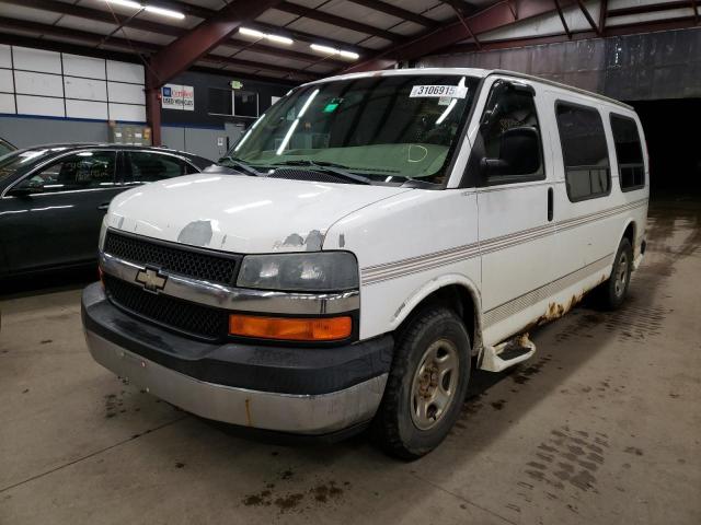 2005 CHEVROLET EXPRESS G1 - Left Front View