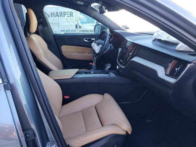 2018 VOLVO XC60 T5 IN YV4102RL9J1027218