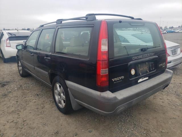 1999 VOLVO V70 XC - Right Front View