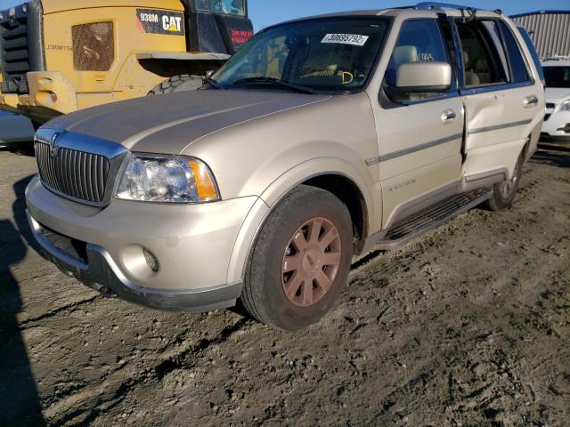 2004 LINCOLN NAVIGATOR - Left Front View