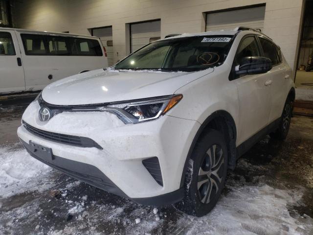 2017 TOYOTA RAV4 LE JTMBFREV5HJ712395