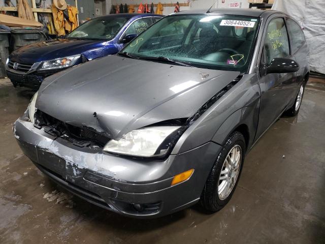 2005 FORD FOCUS ZX3 - Left Front View
