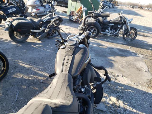 2018 HARLEY-DAVIDSON FLHCS HERI 1HD1YBK10JC083457