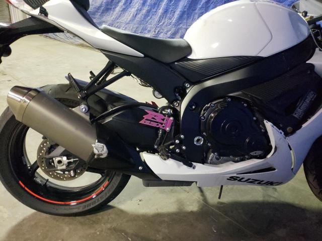 2021 SUZUKI GSX-R600 JS1GN7FA0M7100227