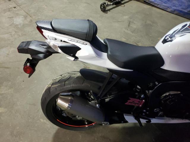 2021 SUZUKI GSX-R600 JS1GN7FA0M7100227