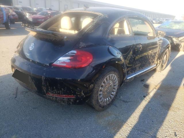 2016 VOLKSWAGEN BEETLE SE 3VWJ07AT0GM632832
