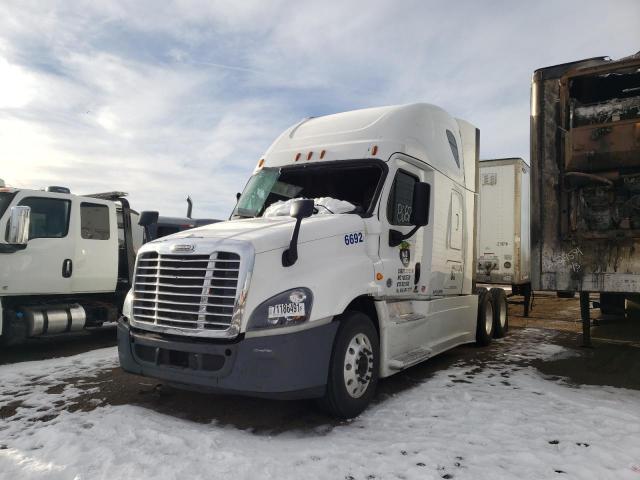 3AKJGLD58FSGH1135 Freightliner Cascadia 1 2015. Фото: 1