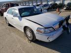 2005 LINCOLN  TOWN CAR