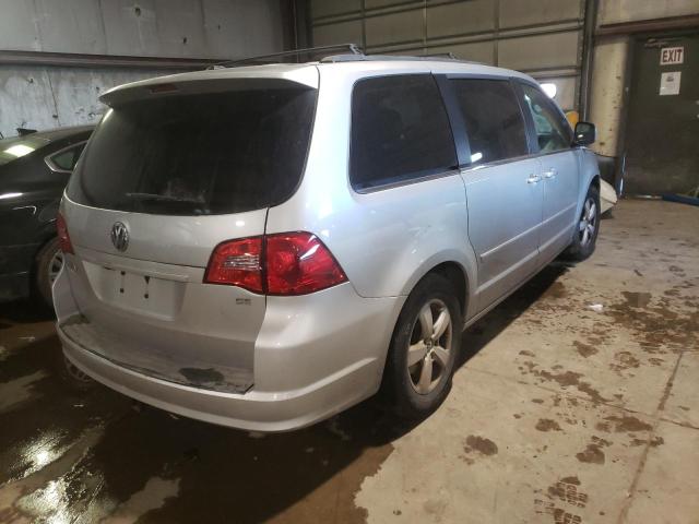 2011 VOLKSWAGEN ROUTAN SE 2V4RW3DG1BR695389