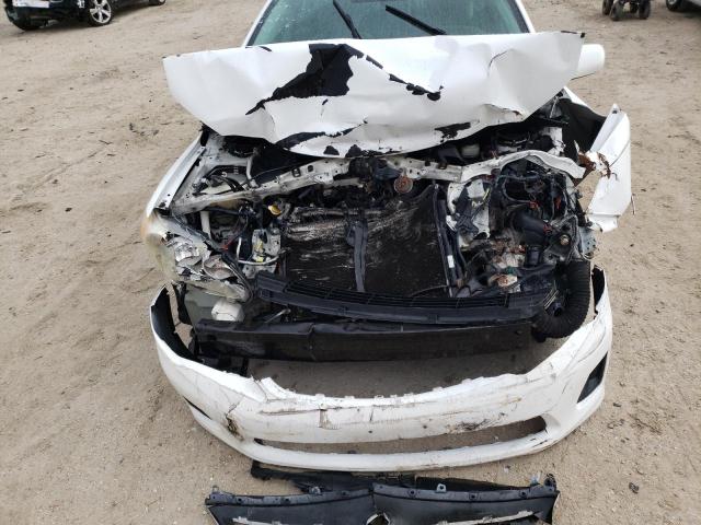  TOYOTA COROLLA 2012 Белый