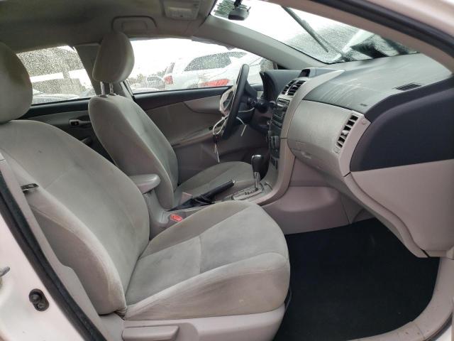  TOYOTA COROLLA 2012 Белый