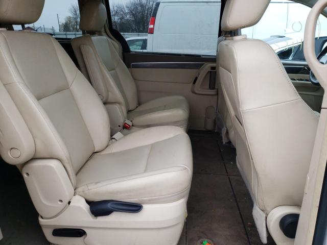 2010 VOLKSWAGEN ROUTAN SE 2V4RW3D18AR186605