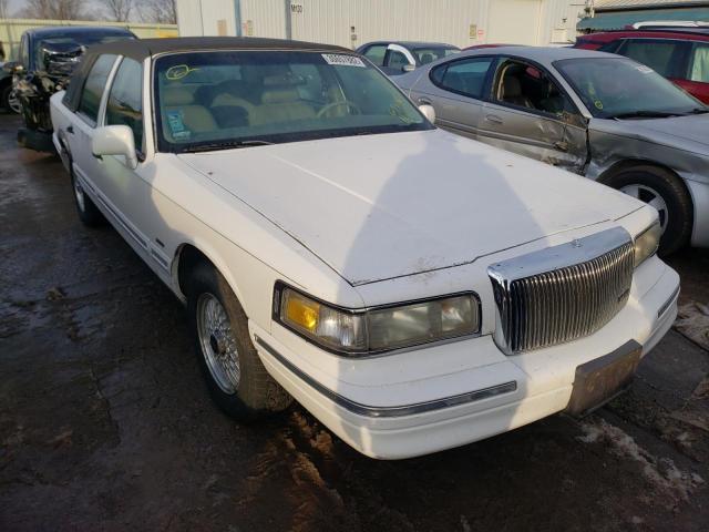 Salvage cars for sale from Copart Pekin, IL: 1995 Lincoln Town Car S