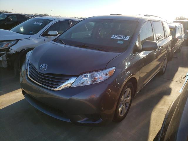 5TDKZ3DC4HS873599 Toyota Sienna Le 2017. Фото: 1