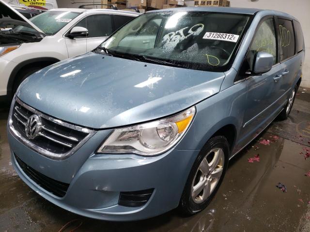 2010 VOLKSWAGEN ROUTAN SE 2V4RW3D13AR231157