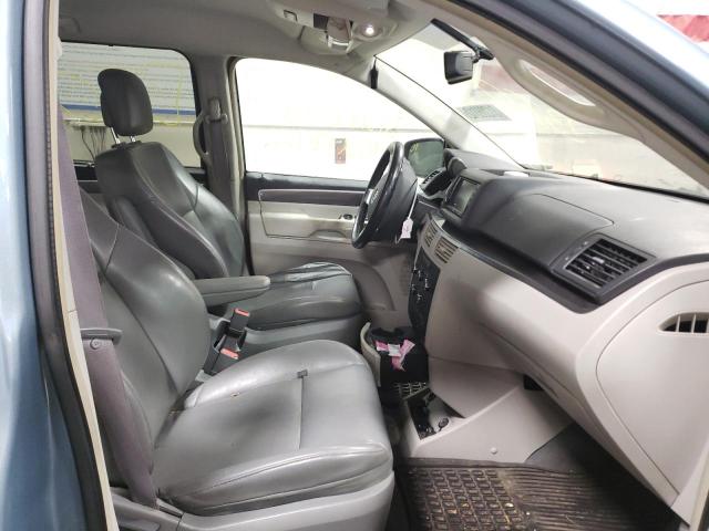 2010 VOLKSWAGEN ROUTAN SE 2V4RW3D13AR231157