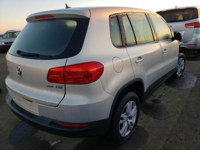 WVGAV3AX3DW560449 Volkswagen Tiguan S 2013. Фото: 3