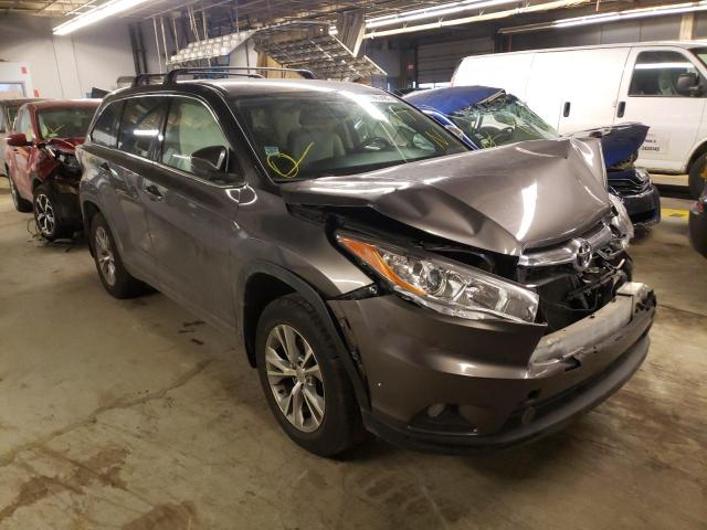 Salvage cars for sale from Copart Wheeling, IL: 2015 Toyota Highlander