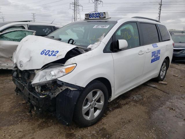 5TDKZ3DC0HS836758 Toyota Sienna Le 2017. Фото: 1